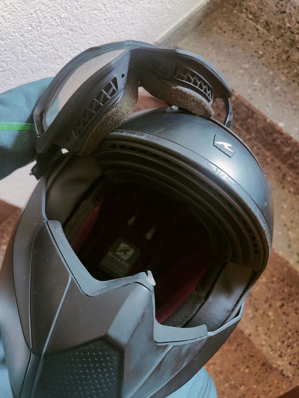 Helme & Visiere: Shark Motorradhelm mit Brille Grösse M, ideal für die Saison – Gebraucht aus Adliswil von kgl_r8pq 4