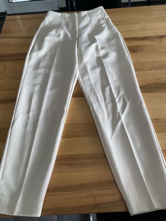 Zara elegante Hose, Gr. M, helles beige, Top-Zustand!