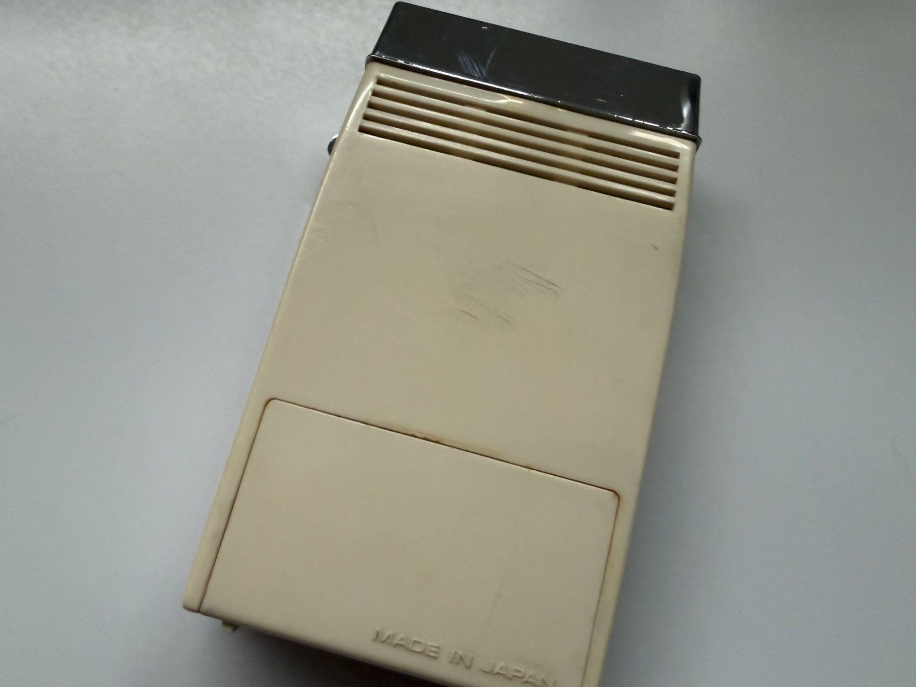 Sharp Radio: Sharp Taschenradio Solid State , Versand möglich – Difettoso da Langnau am Albis venduto da Danig0 5