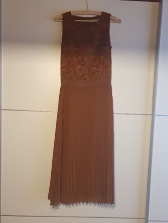 Ungetrages Hallhuber-Kleid (34)