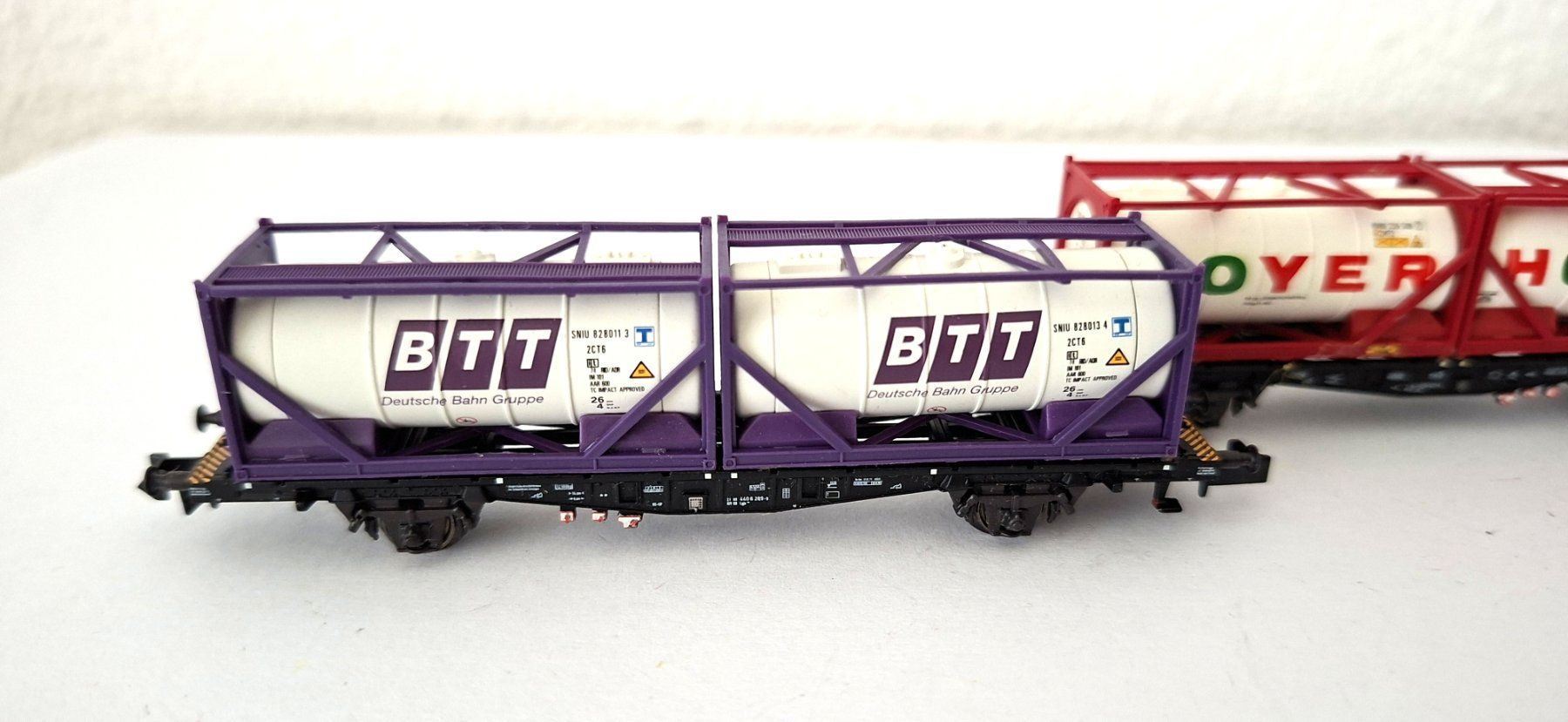 Trix Modelleisenbahnen: Minitrix 2 x  DB Containertragwagen " BTT  u.  HOYER " – Gebraucht aus Biberist von Ntrains 5