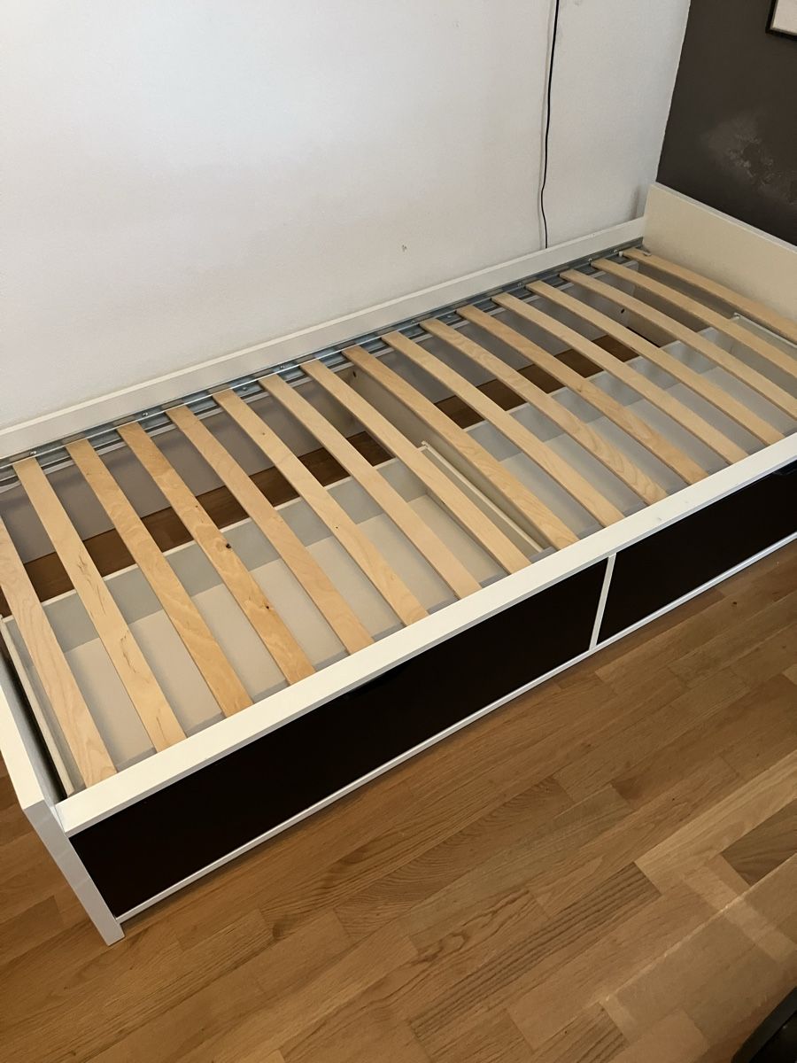 Betten: IKEA Flaxa 90x200 mit Matratze  – Gebraucht aus Zug von mersu 1