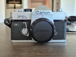 Vieil appareil photo CANON