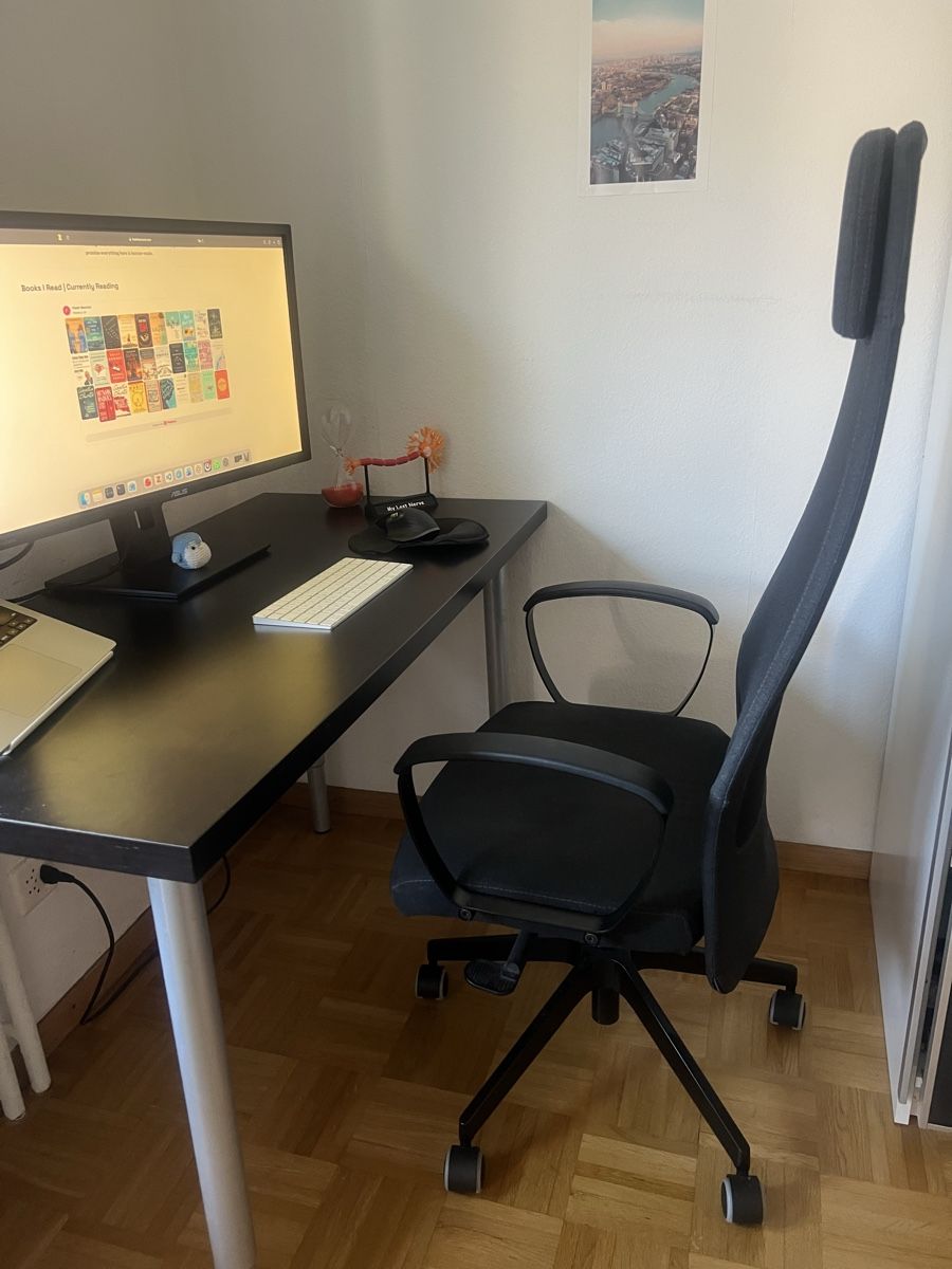 Ikea Stühle: IKEA MARKUS office chair, dark grey – Gebraucht aus Zürich von far_2zpy 1