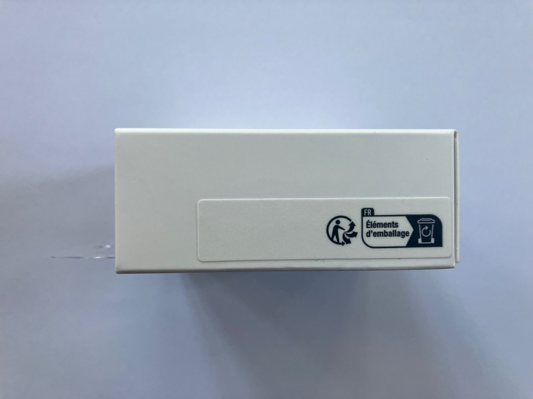 Apple Kopfhörer: Apple EarPods Lightning Connector – Neu und originalverpackt aus Riehen von  3