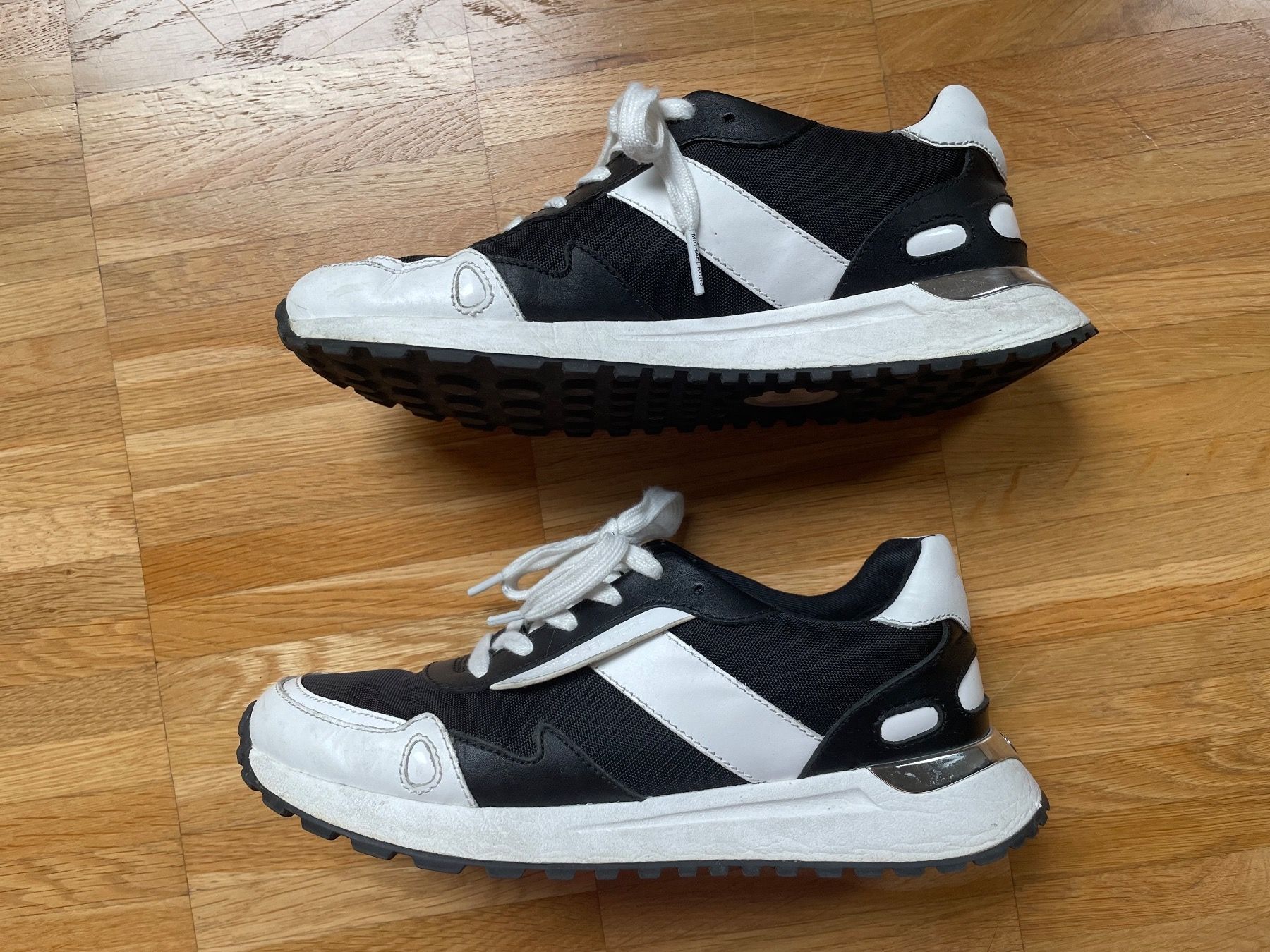 Michael Kors Scarpe da donna: Michael Kors Leather Sneakers 37 – Usato da Dübendorf venduto da VSAngel 2