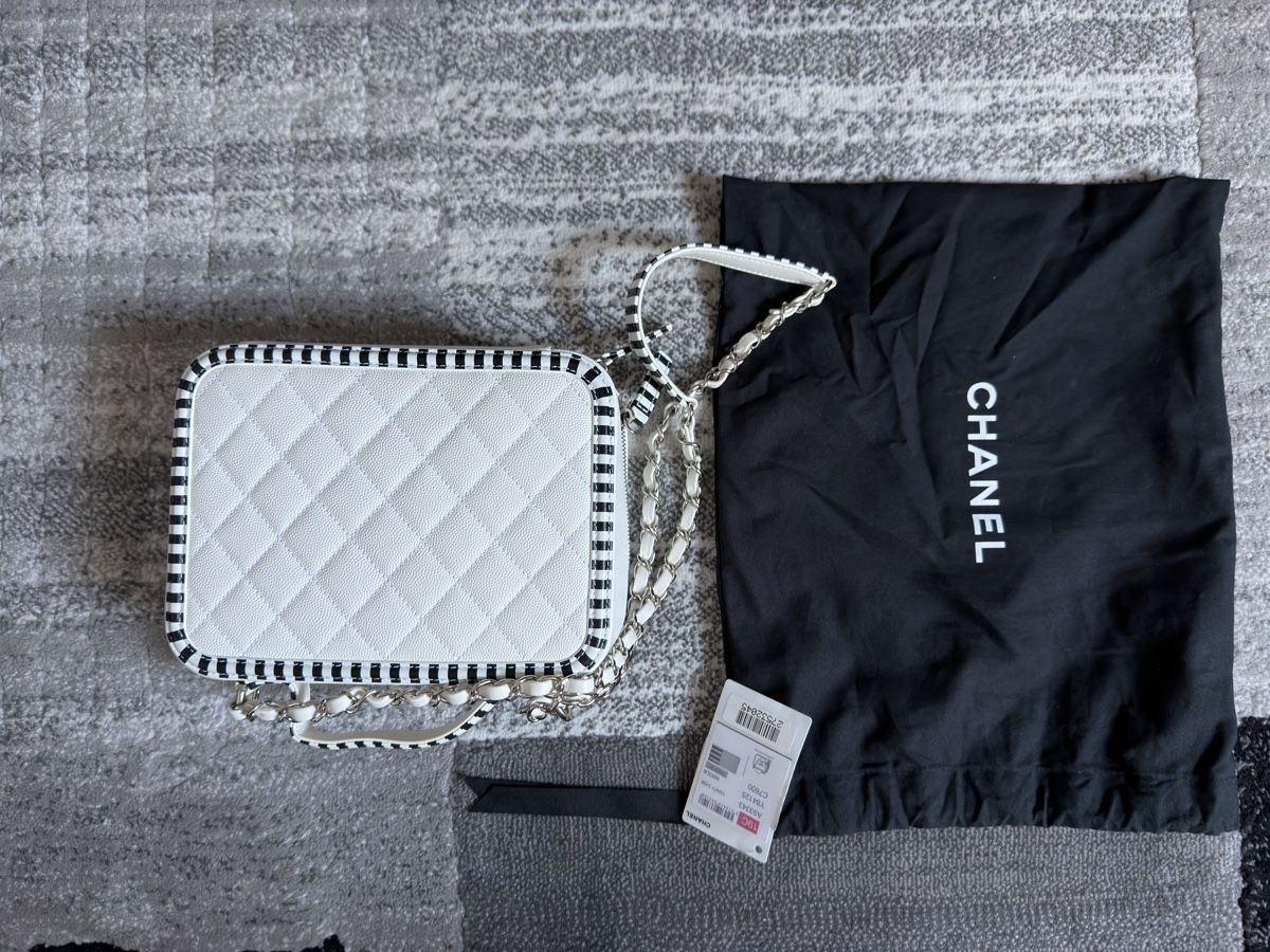 Chanel Taschen für Damen: Sac Chanel timeless vanity bag  – Neu und originalverpackt aus La Chaux-de-Fonds von Hich7 2