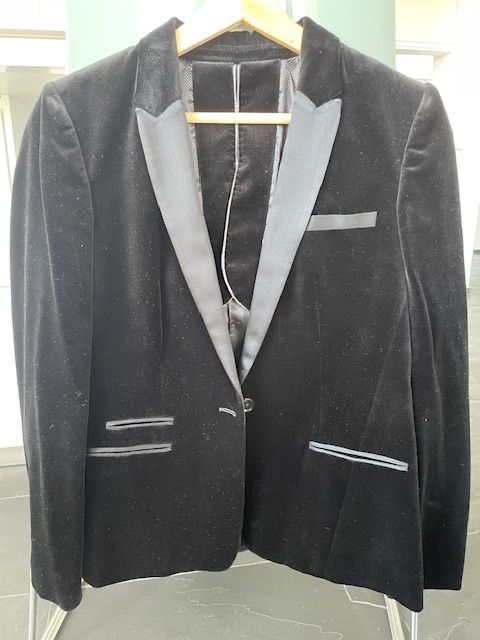 Massimo Dutti Giacche: Massimo Dutti Samt-Blazer, Schwarz, Grösse 36, Top Zustand – Nuovo (secondo la descrizione) da Coldrerio venduto da Theres2004