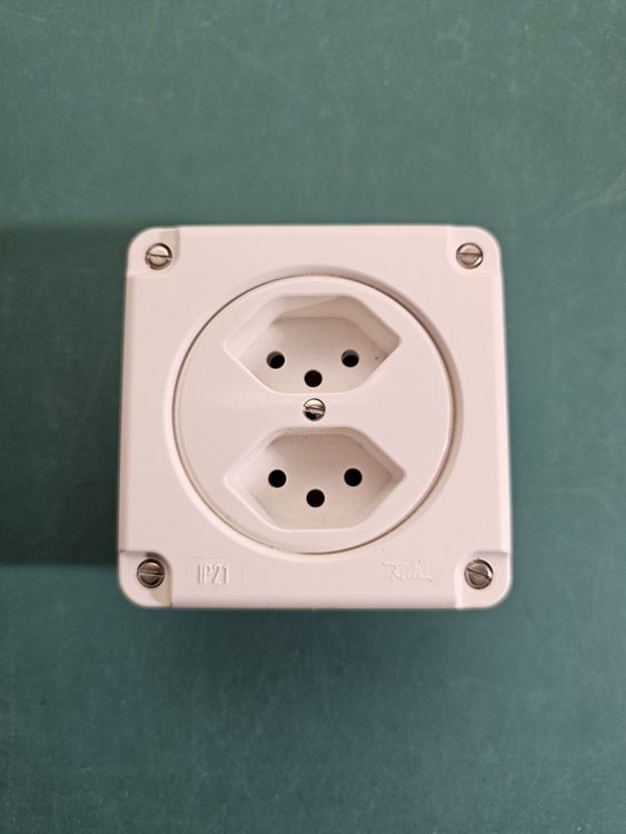 NUPU-Steckdose 2xT13 Feller Weiss (Gebraucht) in Zürich für CHF 15 ...