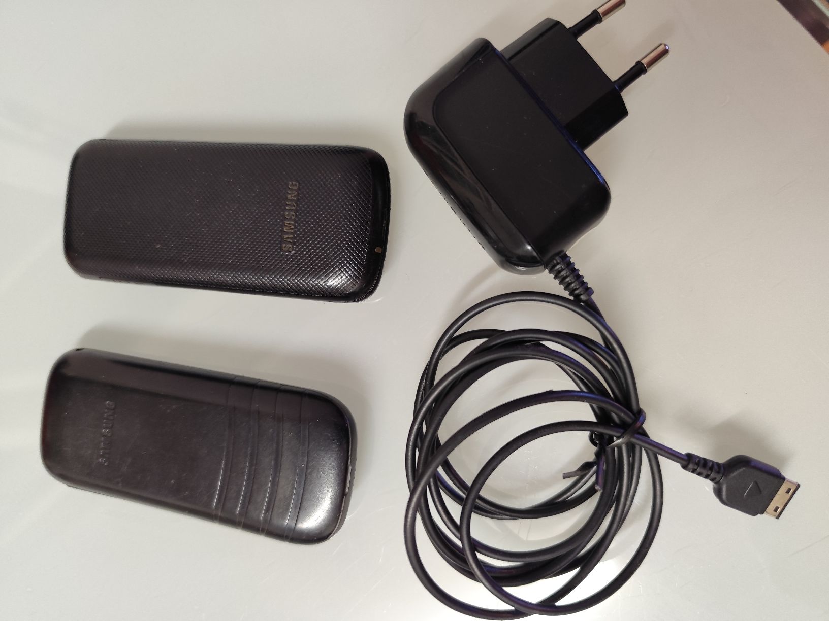 Telefoni cellulari / Smartphones: Samsung e1200 und e1050 – Usato da Oetwil an der Limmat venduto da Fernando-bras 2