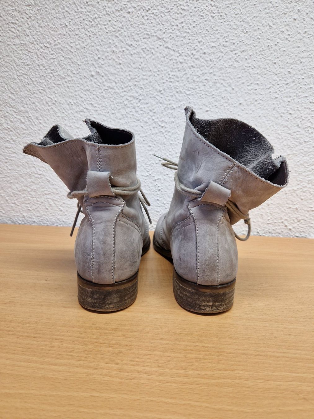 Damenschuhe: Stiefeletten, Schnürstiefel grau Gr. 37 – Gebraucht aus Nebikon von Japostyle 7