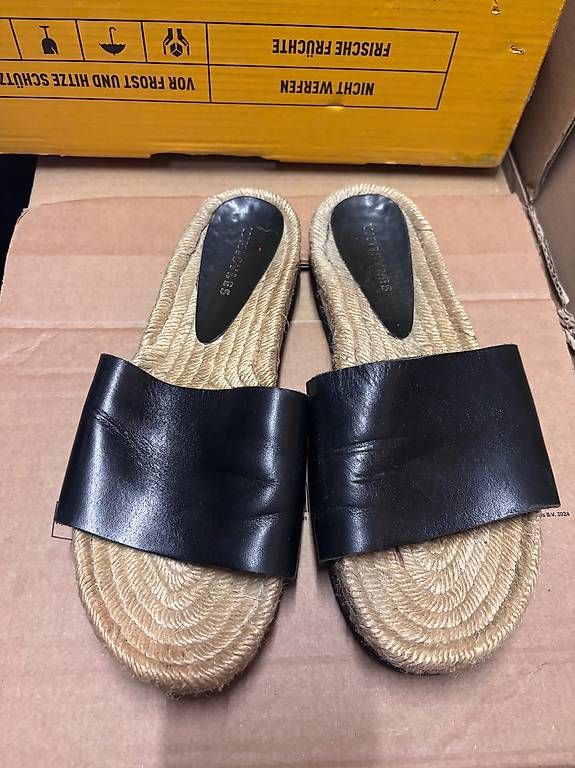 Scarpe da donna: Pantolette von Whistles in Grösse 40 – Usato da Bern venduto da viddra