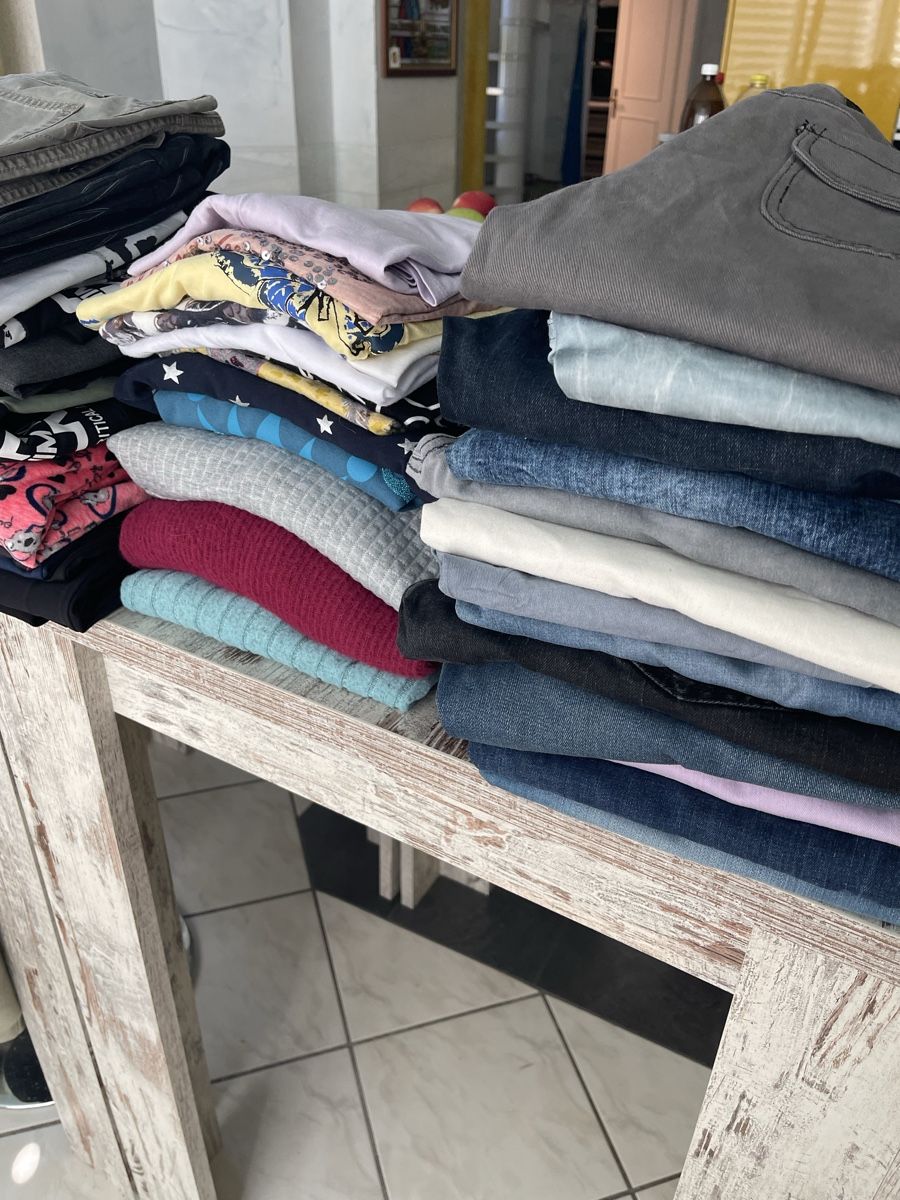 Lotti di vestiti: 44 Teiliges Kleiderpaket – Usato da Bolken venduto da mcleos