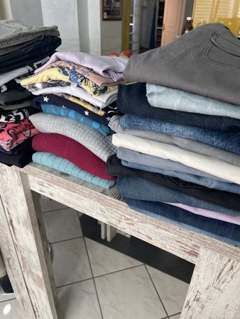 44 Teiliges Kleiderpaket