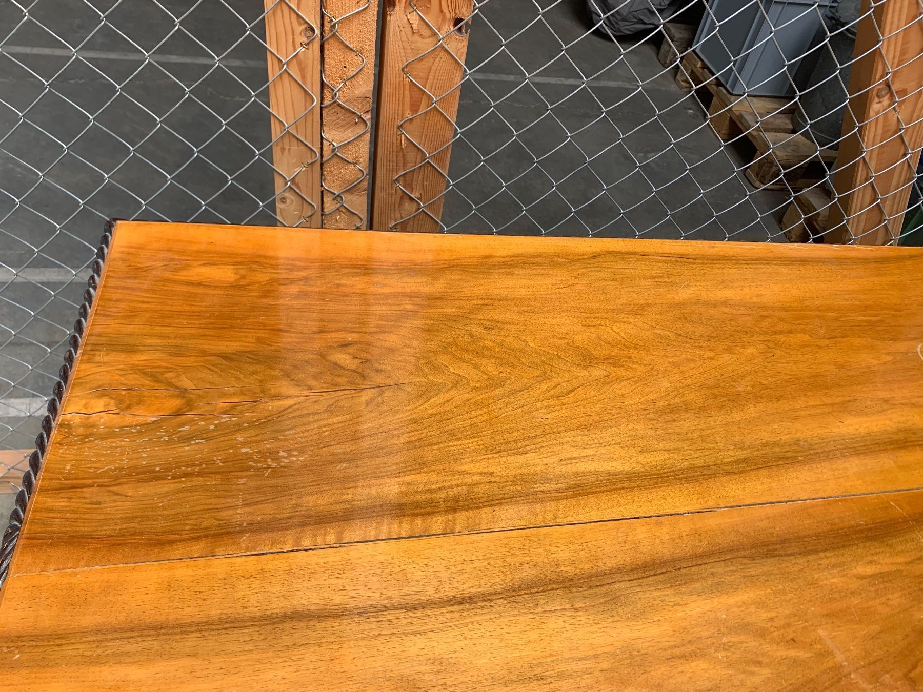 Tavoli: Holz Tisch 138x80 – Usato da Häggenschwil venduto da Alkuko 4
