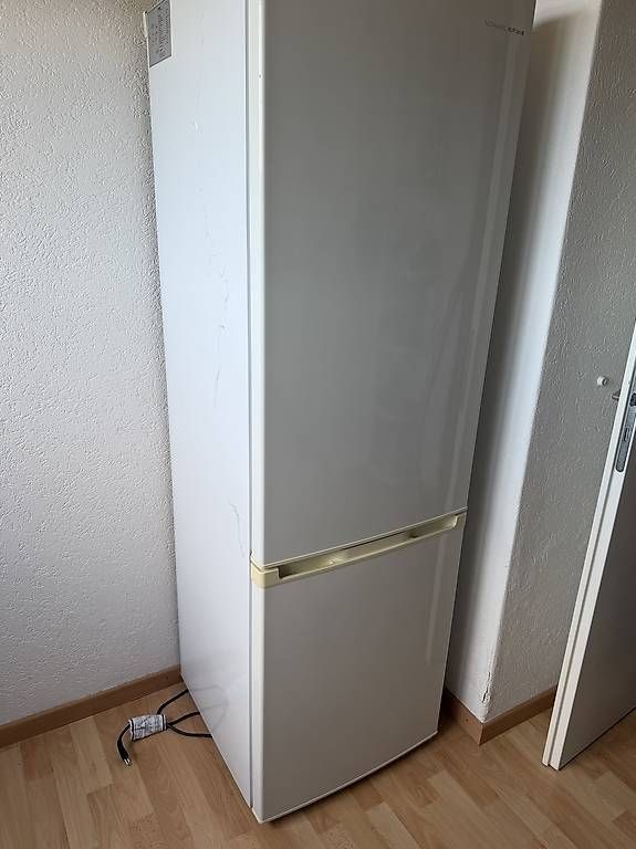 Frigoriferi: Kühlschrank mit TK – Usato da Amriswil venduto da Real01