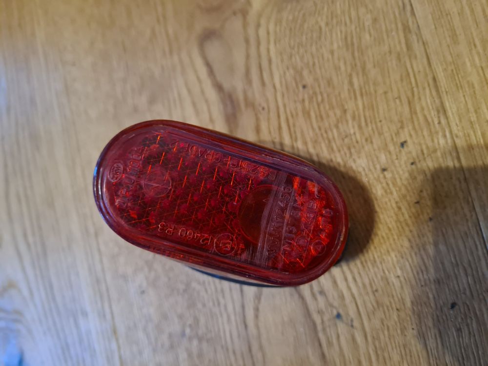 Original Ovales Rücklicht Für Puch MS, MV & Maxi Mofas - Rot Mit 12V Birne Inklusive