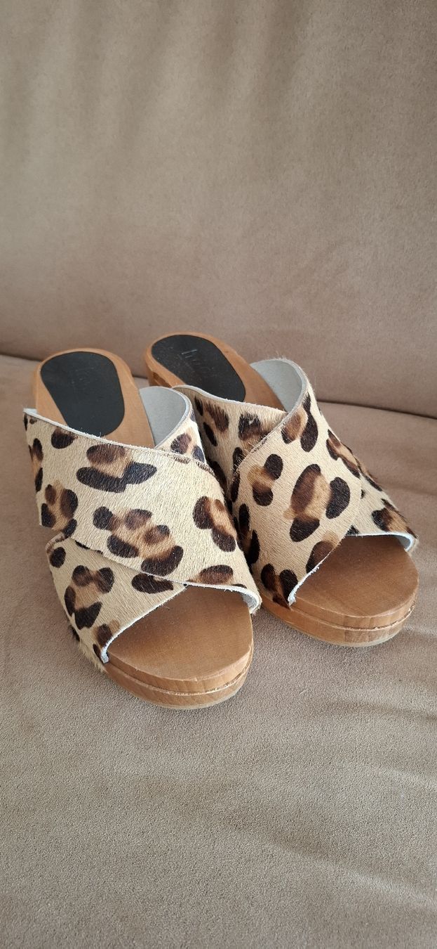 Damenschuhe: Mules bois-cuir 🐆 – Neu (gemäss Beschreibung) aus Estavayer-le-Lac von Aloha026