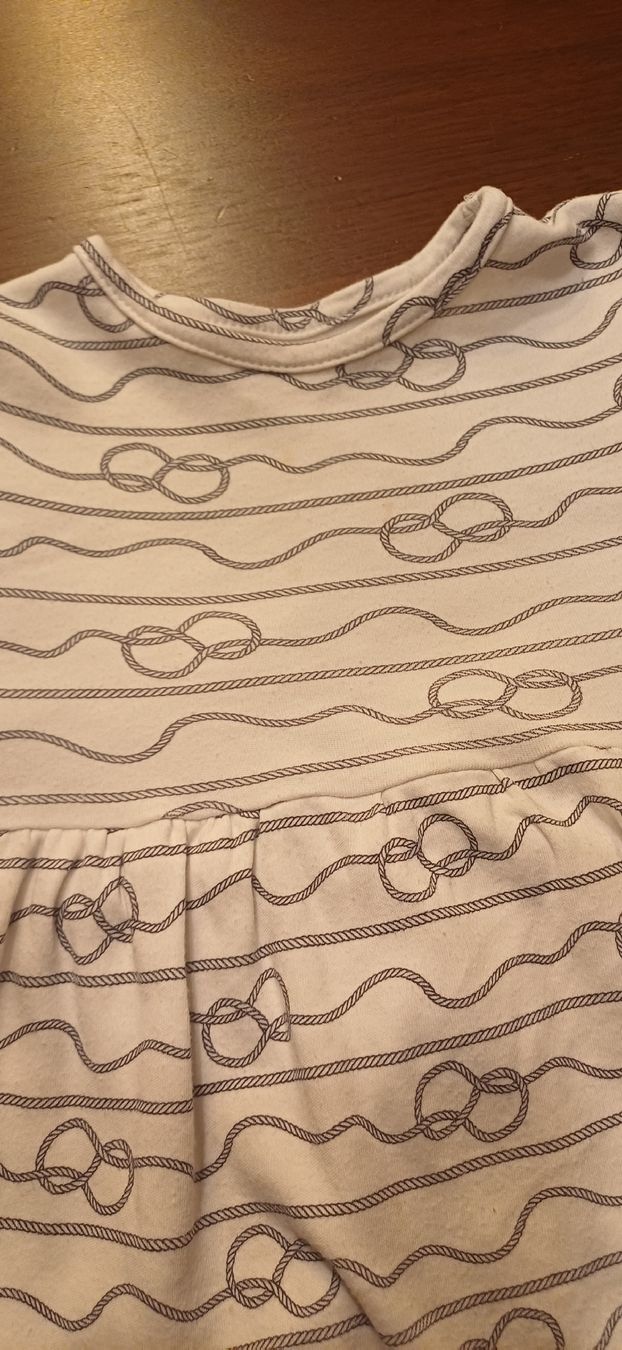 Vestiti & Gonne: Kinderkleid mit Knotenmuster Grösse 104/110  – Usato da Riniken venduto da Lessy- 1