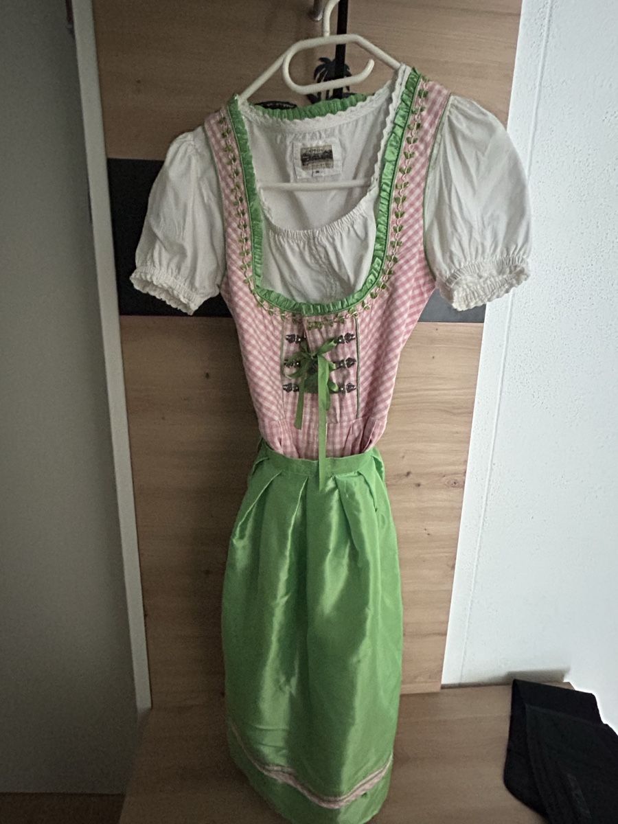 Robes: Dirndl – D'occasion à Ebikon par l_c