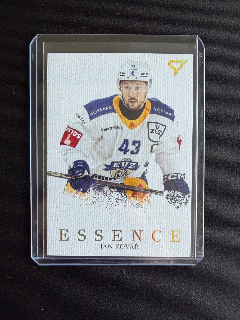 Sportzoo Sammelbilder & Trading cards: SportZoo National League Serie 2 25/26 Essence Jan Kovar EVZ – Gebraucht aus Winterthur von olol