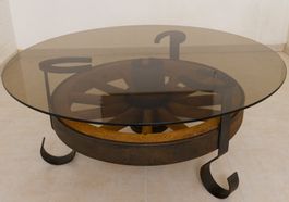 Wagenrad Tisch mit Glasplatte