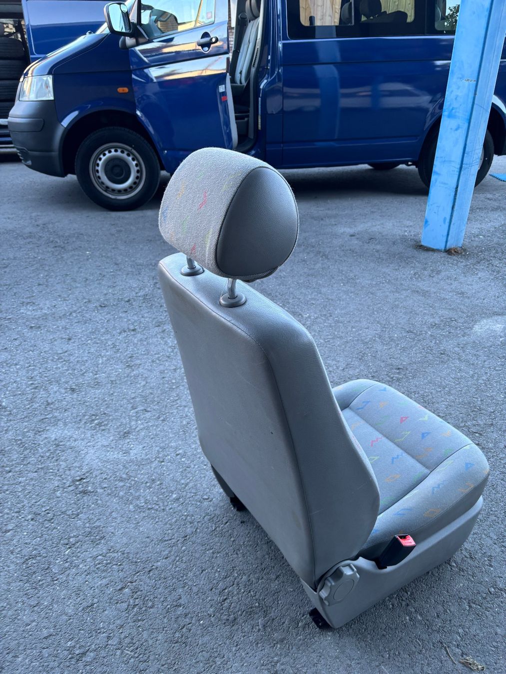 VW Tutti pezzi di ricambio auto: VW T5 Fahrersitz – Usato da Gams venduto da mir_n5kk 3