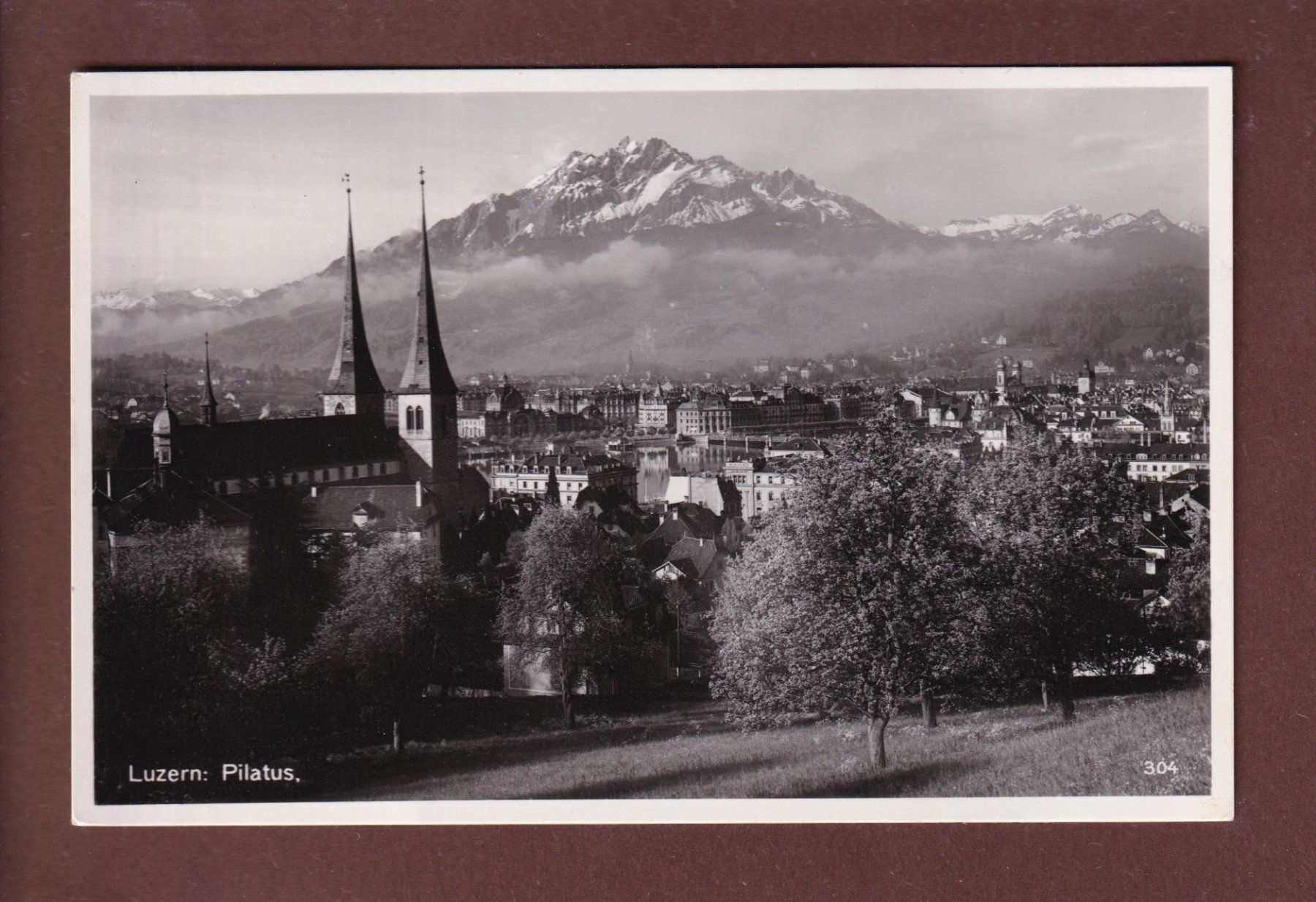 Cartoline postali: LUZERN - Hofkirche - Pilatus - 1935 – Usato da Pully venduto da nicecards