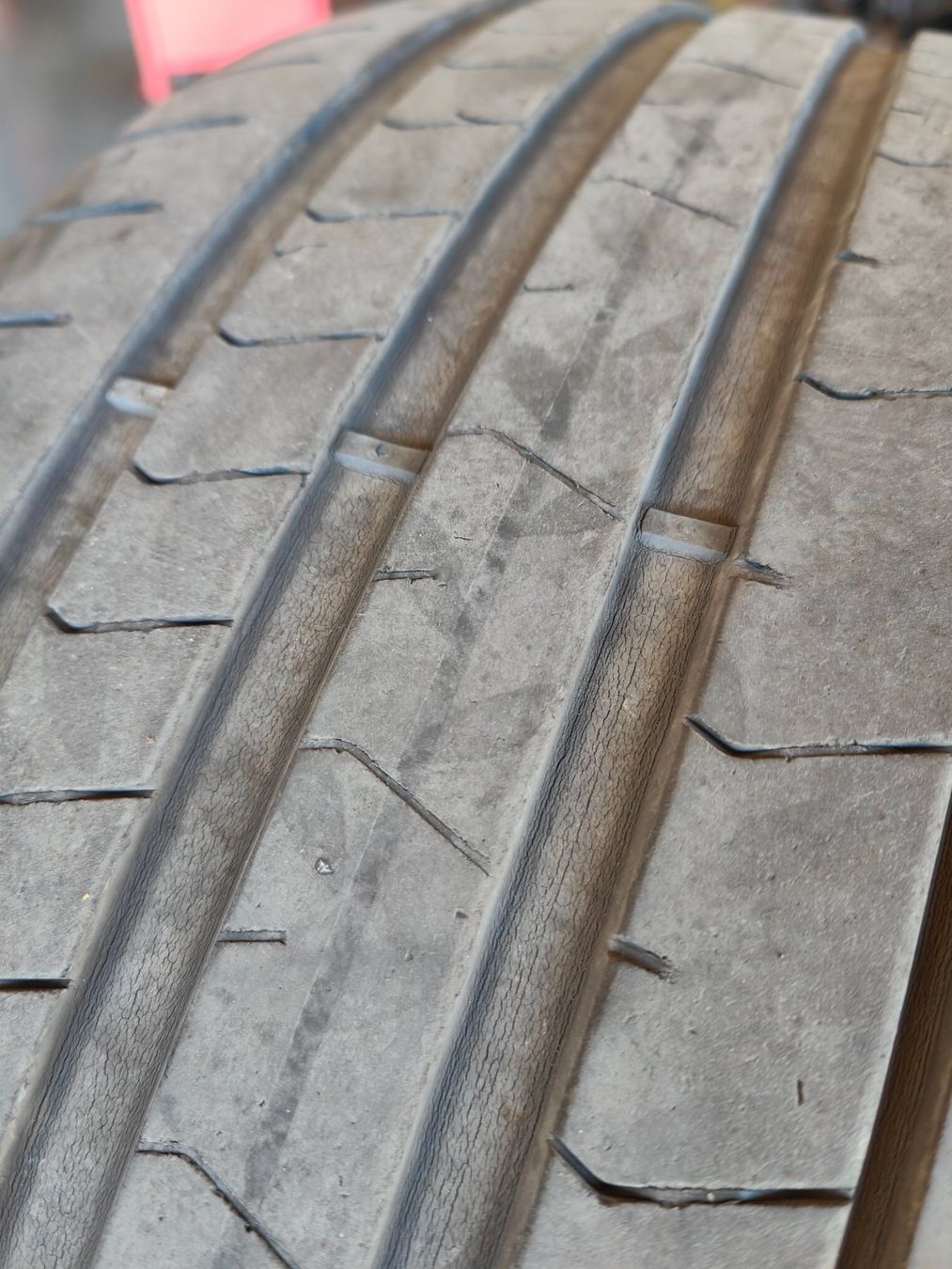 Pirelli Pneus & Kompletträder: Sommerreifen 255/35 R21 – Gebraucht aus Oberengstringen von Reifen-Lagerverkauf 4