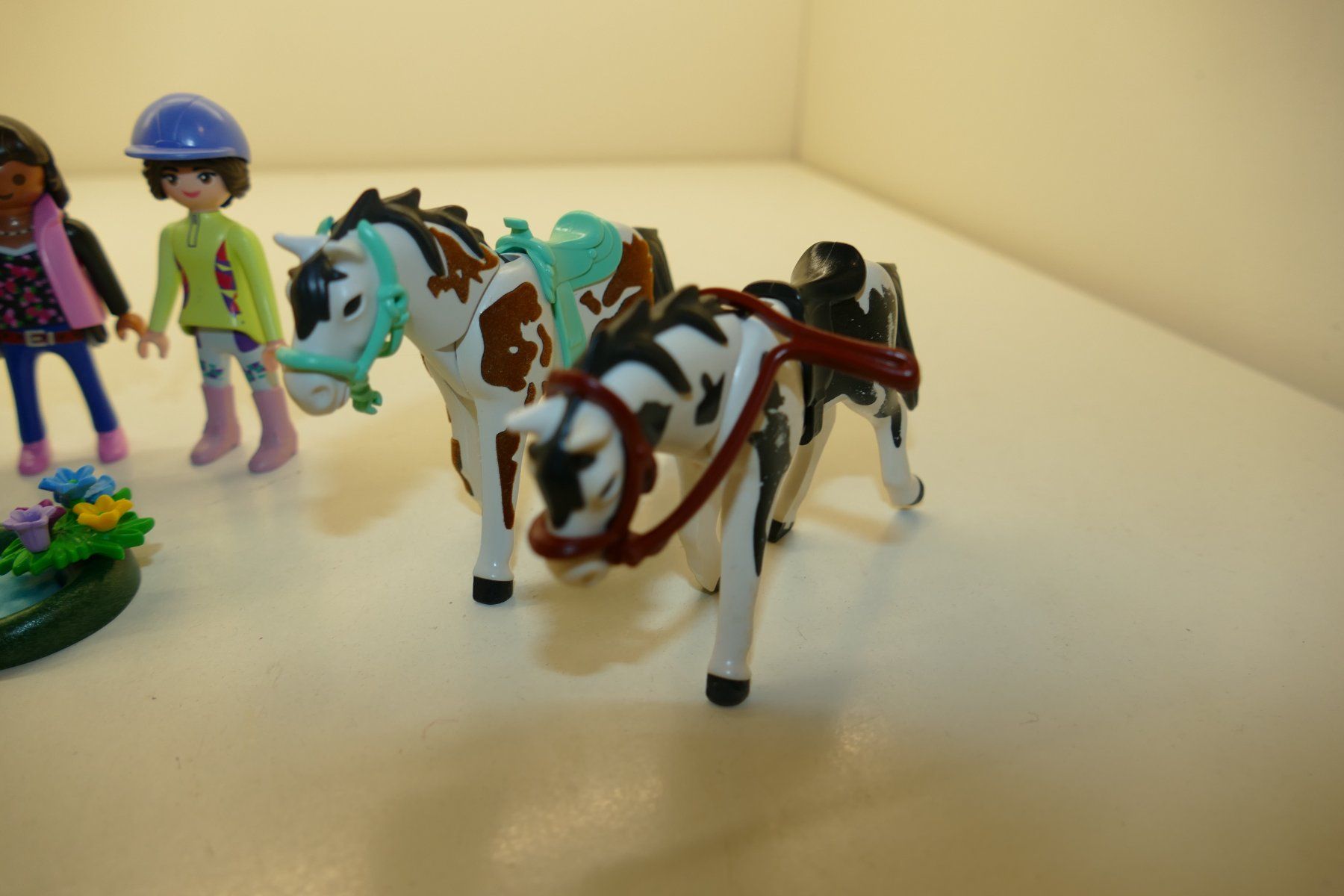 Playmobil Giocattoli: Playmobil: 2xPferde und 5xFiguren – Usato da Niederhasli venduto da rail-duerst 2
