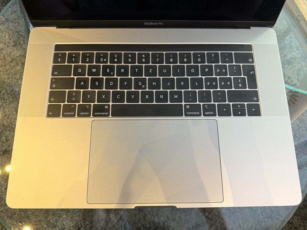 Apple Notebooks: Apple MacBook Pro "Core i7" 2.2 15" Touch/2018 – Gebraucht aus Kriegstetten von GrSheep 3