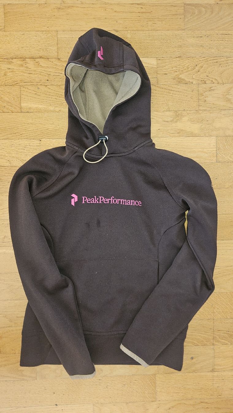 Peak Performance Pulls & Sweat-shirts: Kapuzenpulli Peak Performance – D'occasion à Kriens par tiger049