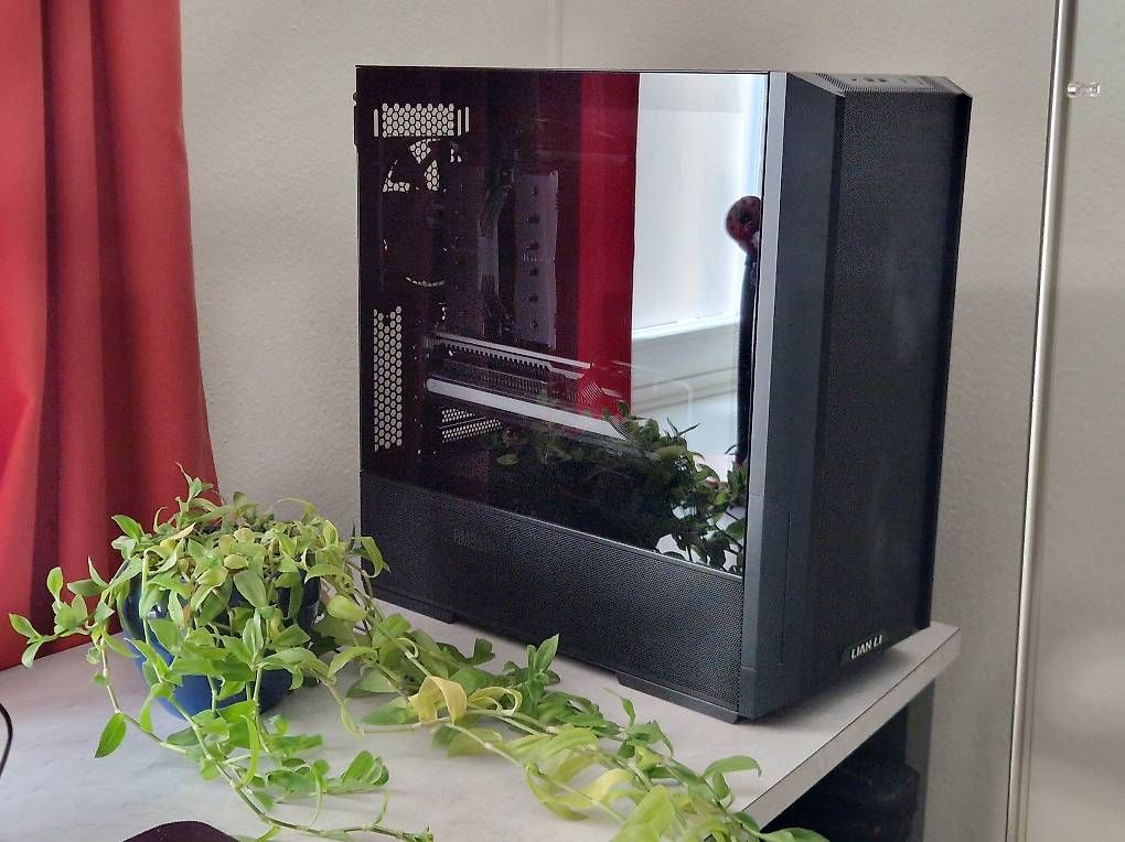 PC: High End AMD Gaming PC – Usato da Zürich venduto da Antaressquadron