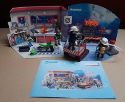 Playmobil Motorrad-Werkstatt u. zusätzlichen Feuerwehrleuten