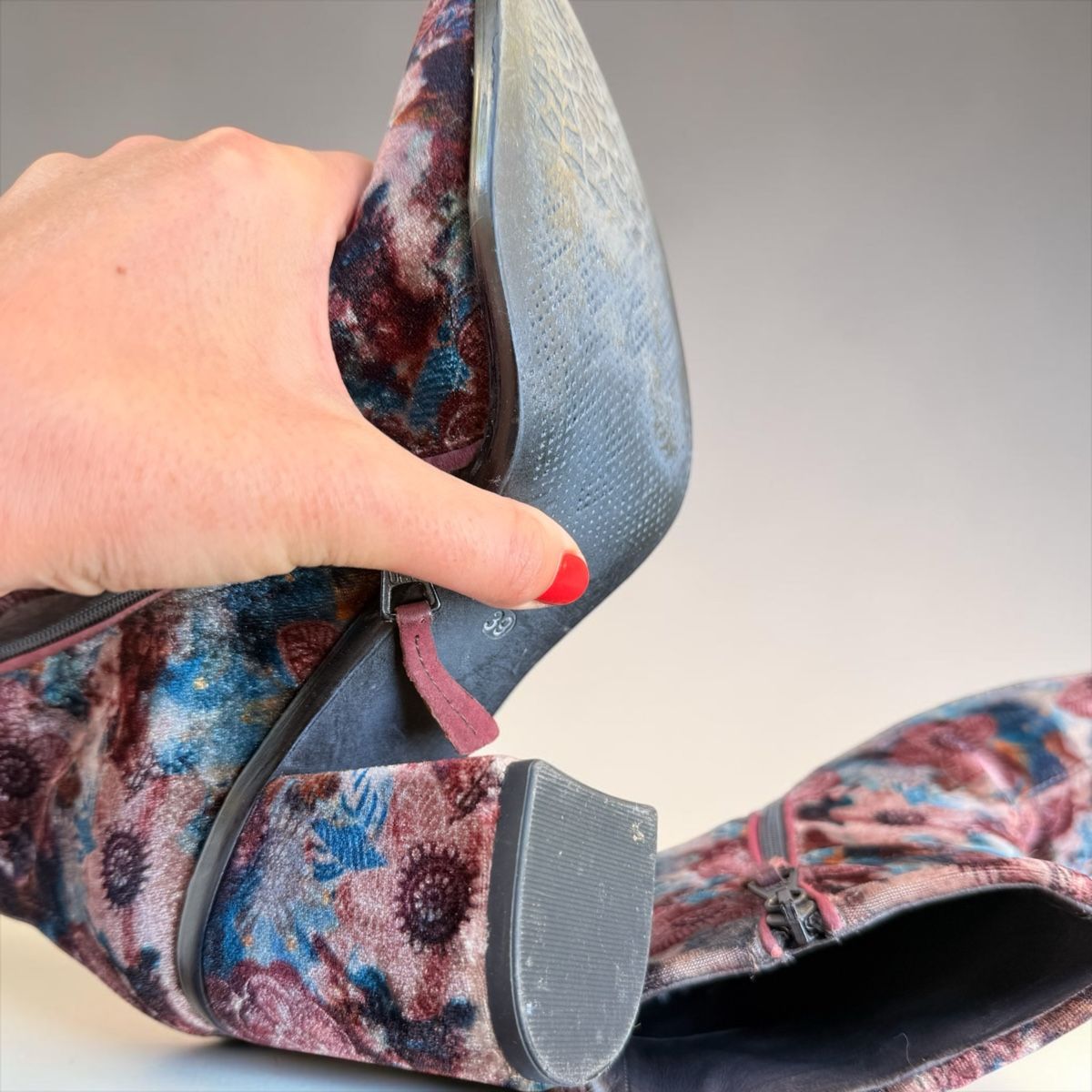 Mjus Damenschuhe: Stiefeletten  Blumenmuster – Gebraucht aus Dotzigen von White_Warrior 4
