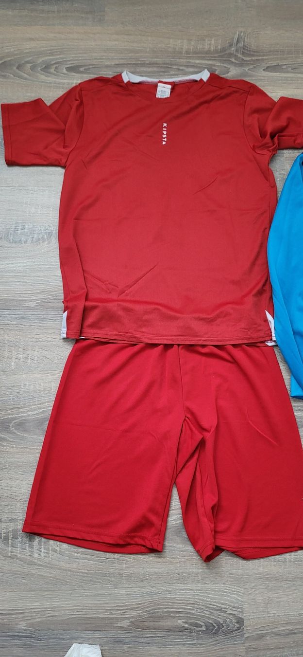 Kleiderpakete & -sets: Habits de sport 160/170 – Gebraucht aus Plagne von pnz75 1
