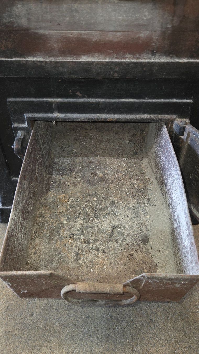 Altri mobili d'antiquariato: Kachelofen / Ofen / Antik – Usato da Seewen SZ venduto da Kaeppeli_Schwyz 7