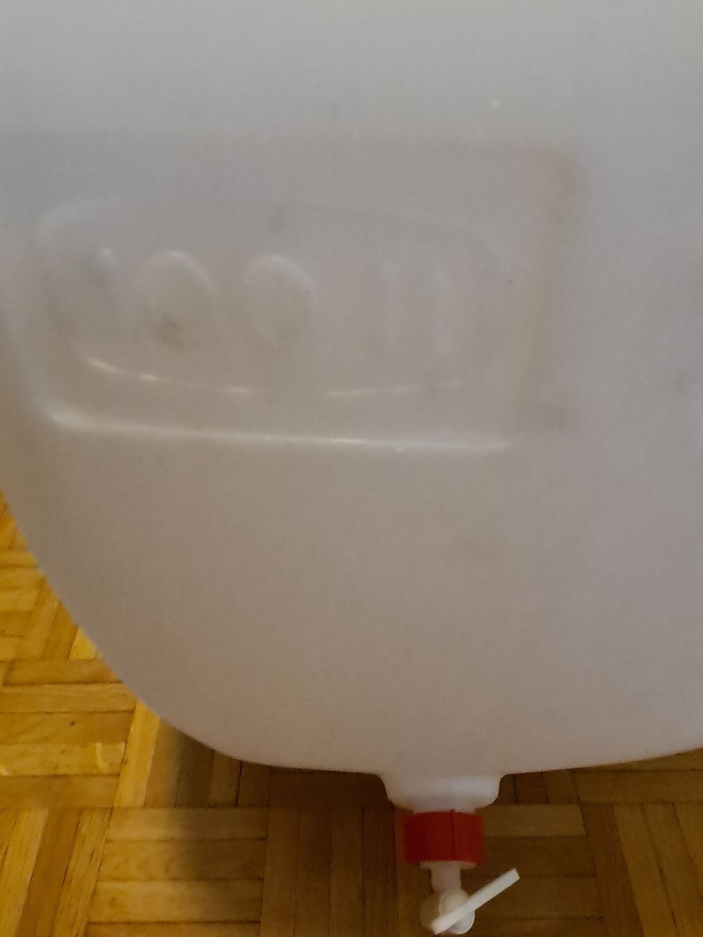 Tränken & Tröge: Wassertank Faser Plast AG 100L – Gebraucht aus Thun von erh_fs86 3