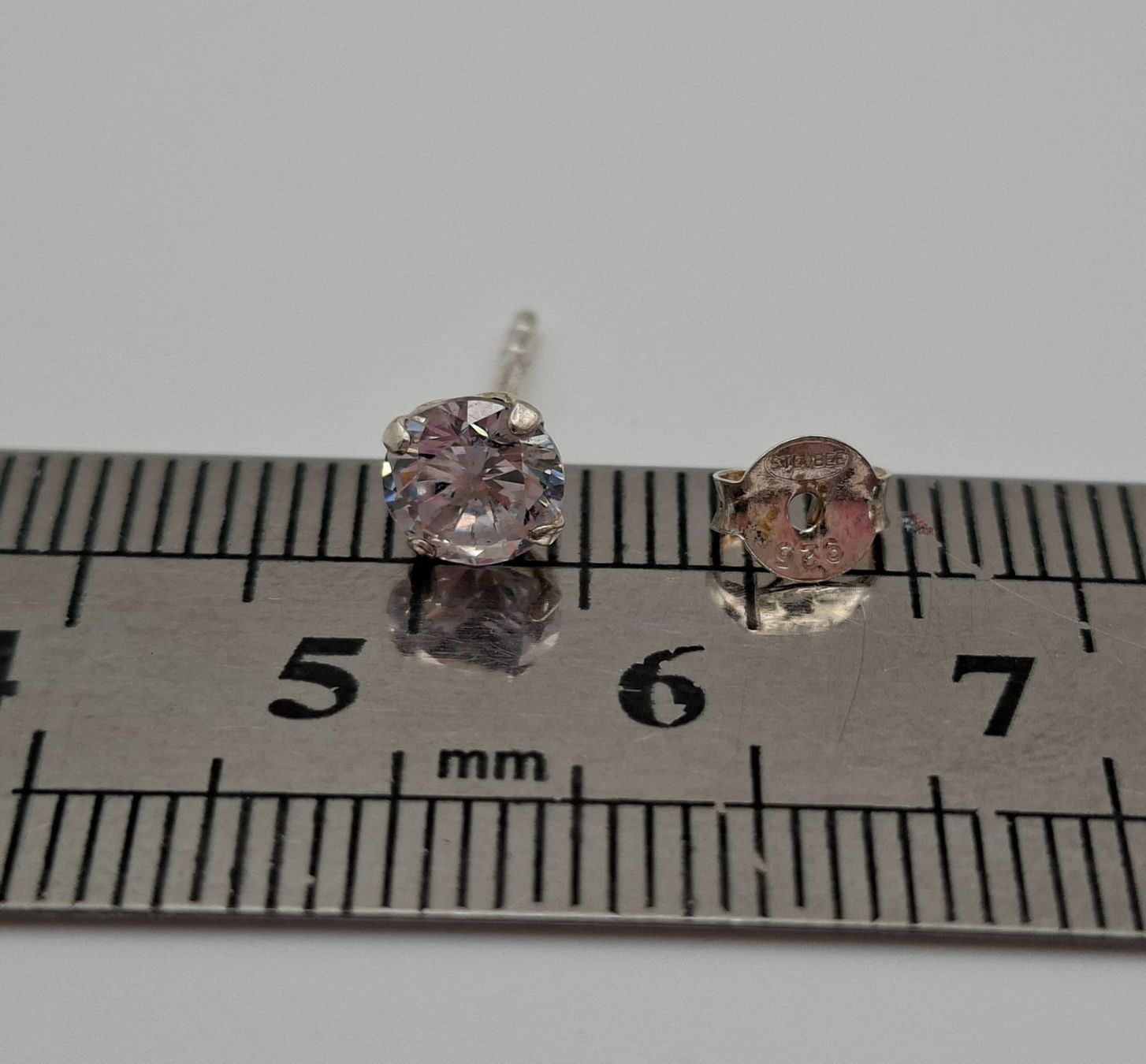Ohrringe & -stecker: Ohrstecker Silber 925 mit Zirkonia – Neu und originalverpackt aus Kriens von Wolly85 1