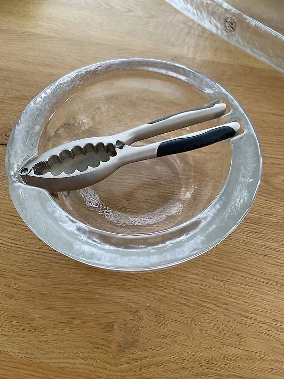 Verres: Nussknacker mit Schale Glasi Hergiswil – D'occasion à St. Gallen par Zurmann