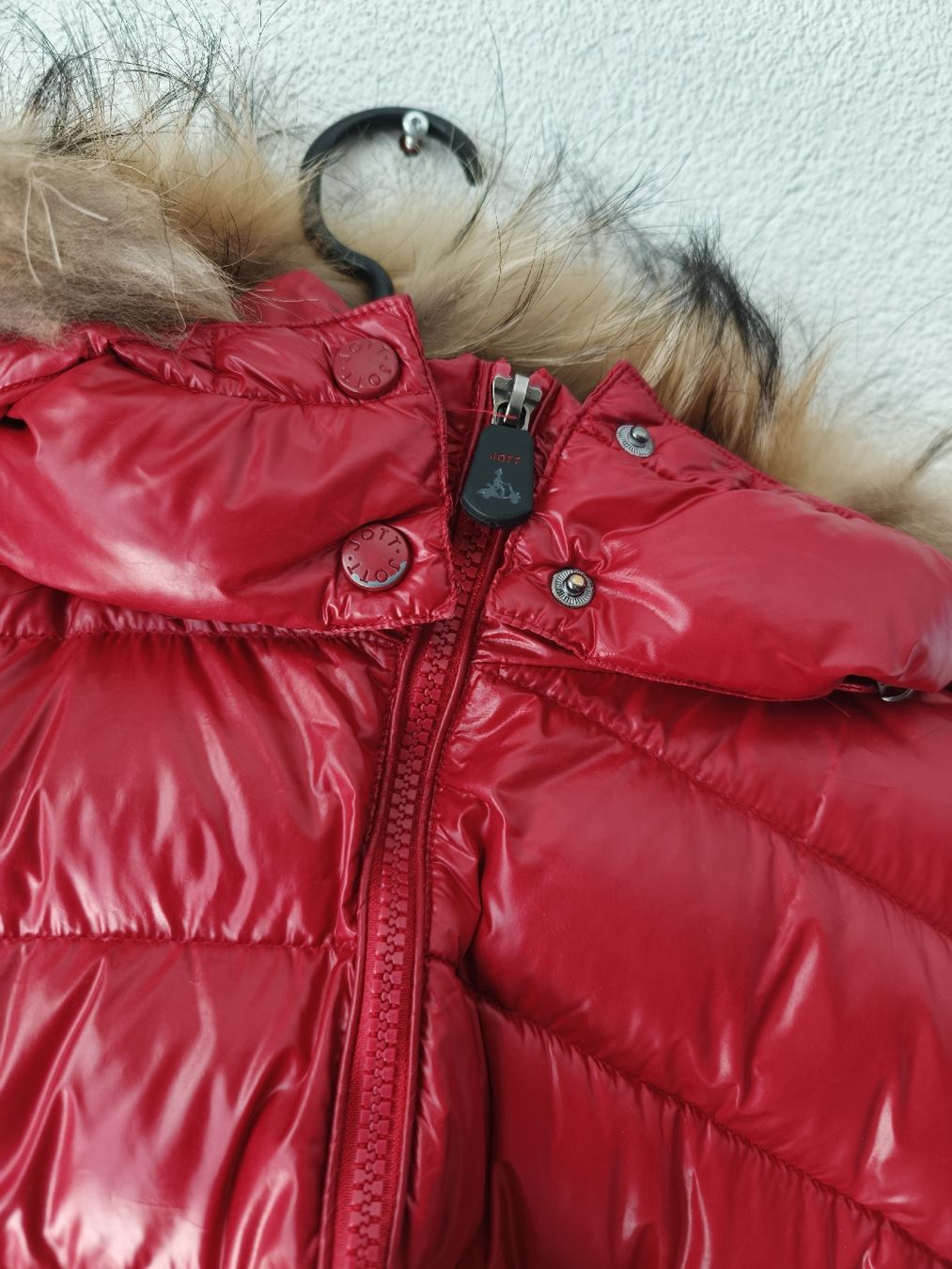 Jott Vestes: JOTT Daunenjacke rot mit Echtpelz Grösse S – Neuf (Voir description) à Sulgen par pen_hf7f 3