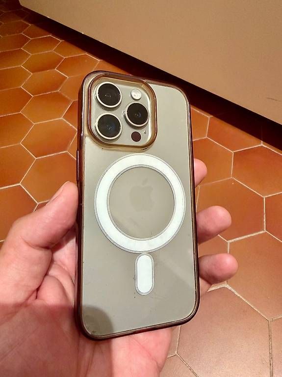 Apple Handys / Smartphones: iPhone 15 pro en parfait état – Gebraucht aus Genève von mac_d7xs 1