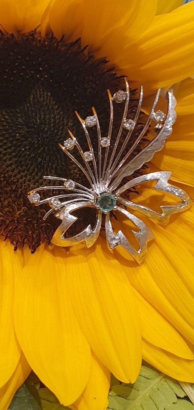 Spille & Fermagli: Smaragd Brosche aus Weissgold Diamanten – Nuovo (secondo la descrizione) da Unterägeri venduto da Altgoldschmuck 6