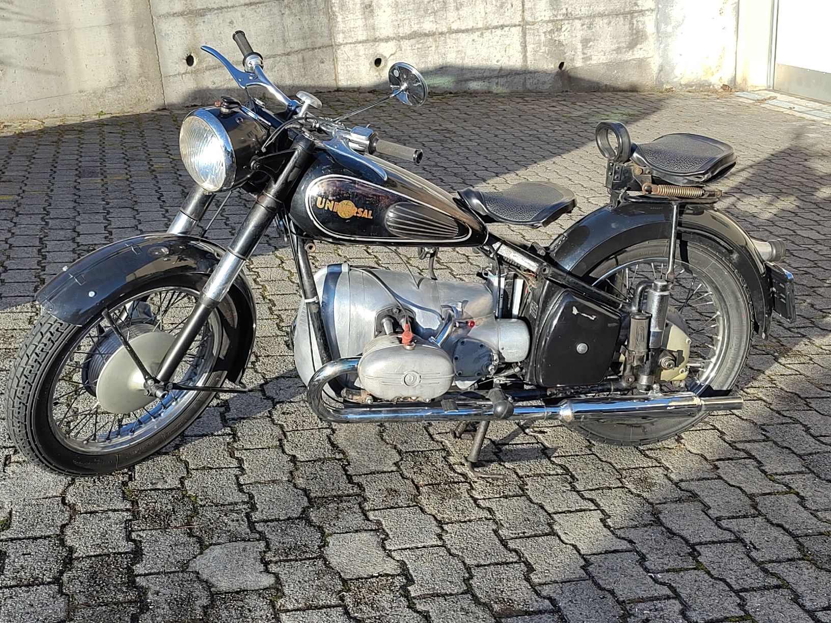 Strada: Universal B50 - Veteran – Usato da Bevaix venduto da code22