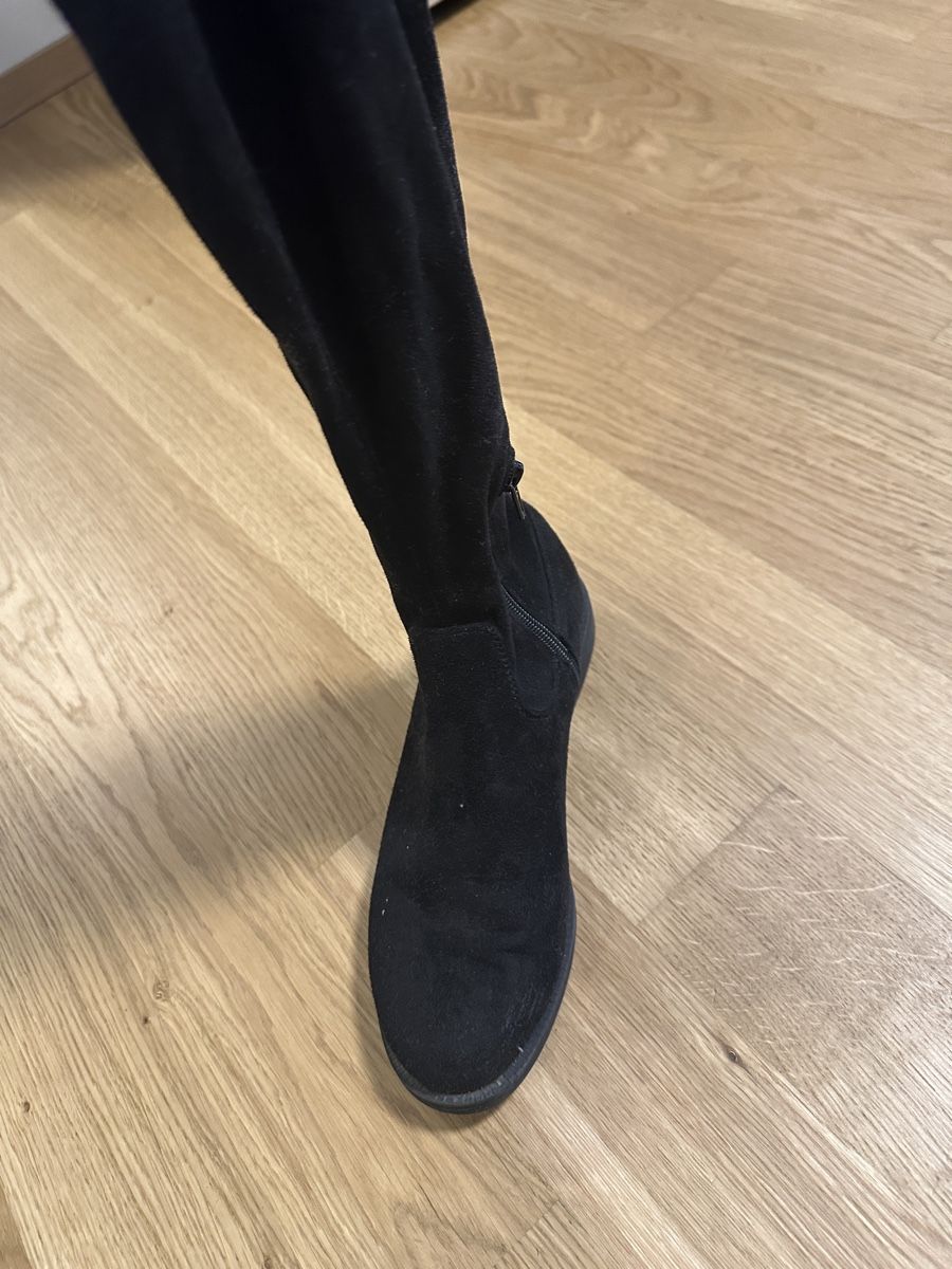 Scarpe da donna: Schwarze Overknee Stiefel, Gr. 37 – Usato da Lufingen venduto da ott_r59k 1