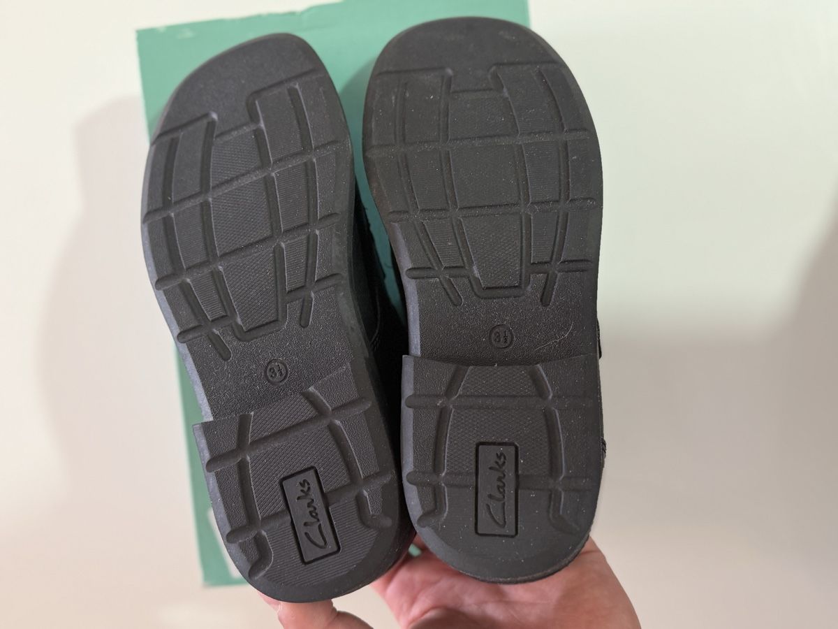 Herrenschuhe: Chaussures Clarks  – Neu und originalverpackt aus Denges von tin_2fxr 3