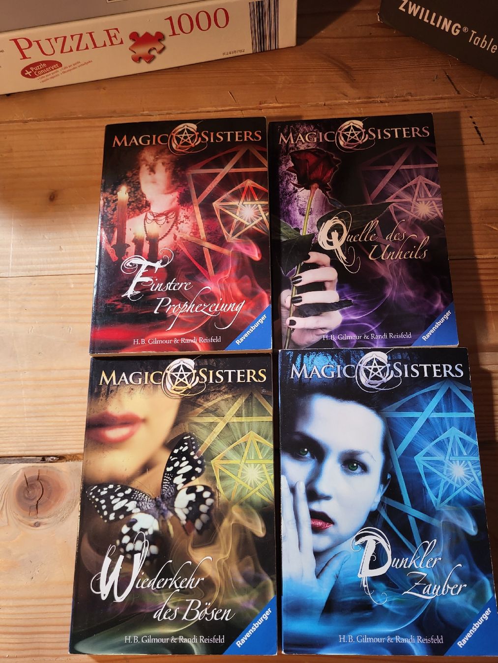 Livres: Magic Sisters Buchserie 4 Stücke  – D'occasion à Heiden par Cherry16995