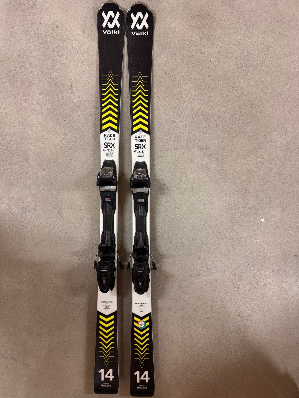 Ski Völkl Racetiger SRX 163 cm Woodcore Tip Rocker GRIP WALK