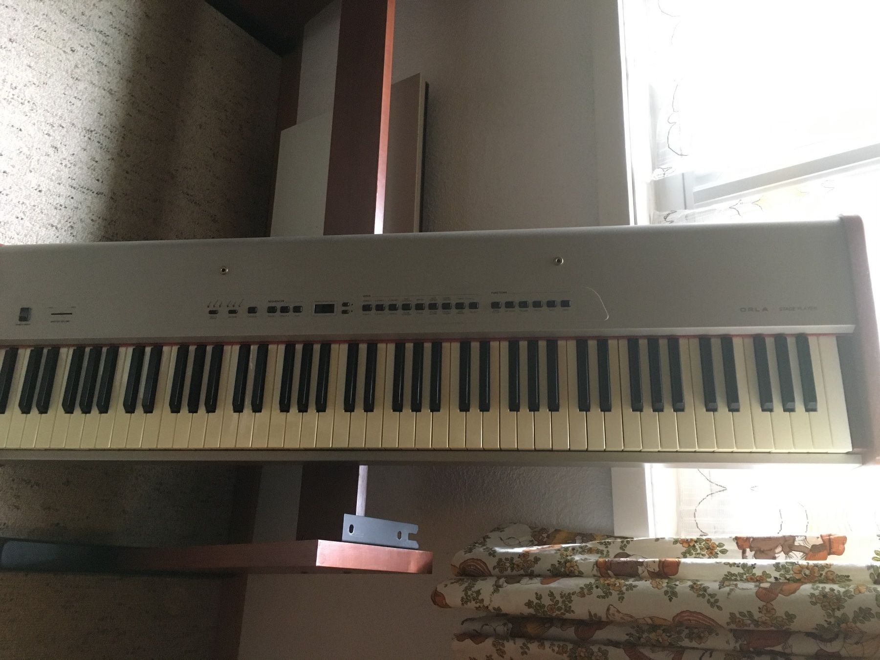 Strumenti musicali: Piano Orla digital – Usato da Châtillon FR venduto da riocavalli 8
