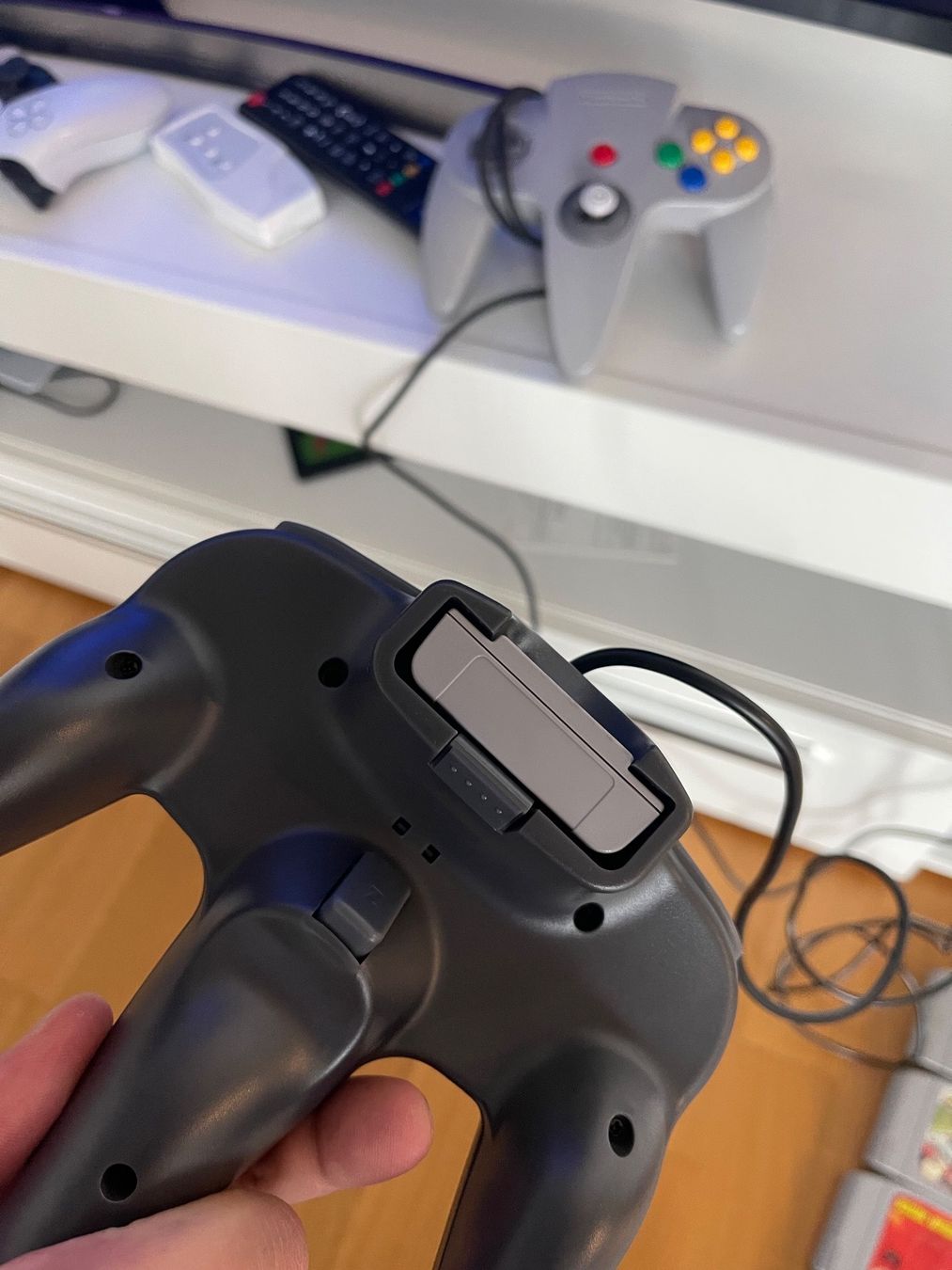 Nintendo Console: Nintendo 64 mit 3 controller und 22 Spiele inkl. Controller – Usato da Oensingen venduto da aziri123 5
